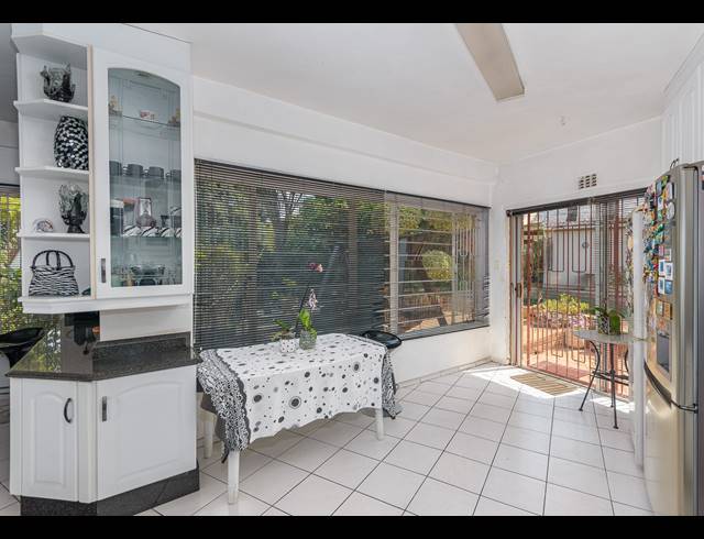 300M² BUSINESS FOR SALE IN ROSEBANK